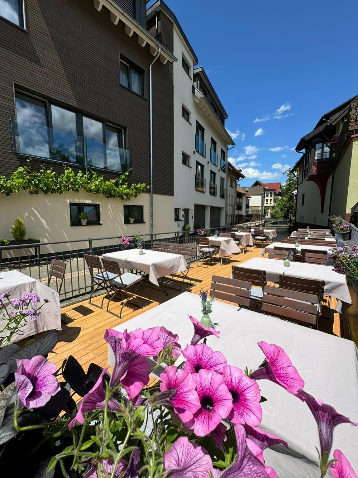 Hotel Restaurant Kochschule Roessle เอลซาค ภายนอก รูปภาพ