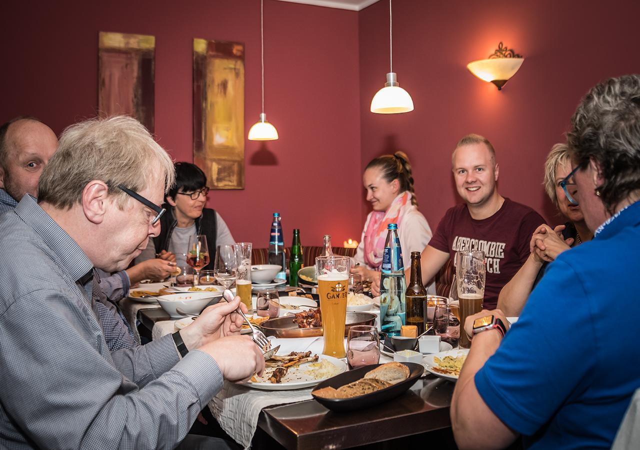 Hotel Restaurant Kochschule Roessle เอลซาค ภายนอก รูปภาพ